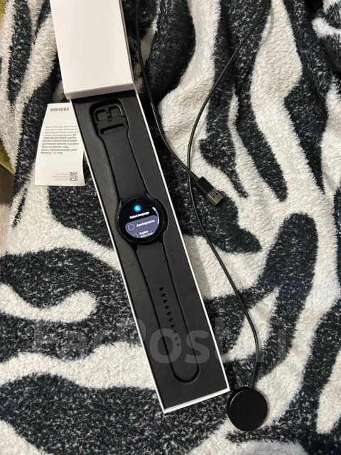 Samsung Galaxy Watch4 ����