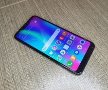 Honor 8C. �/� ����
