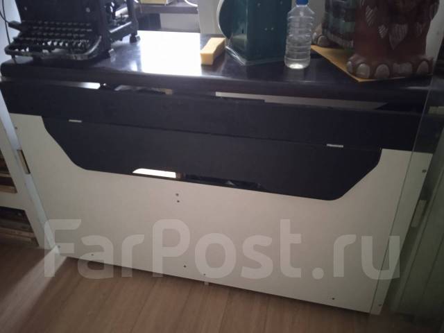 Стол письменный, б/у, в наличии во Владивостоке