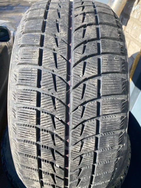 Bridgestone Blizzak LM-60. �����������, 2011 ���, �/�, ����� 10 % ����