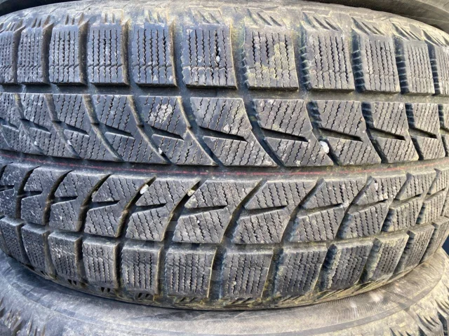 Bridgestone Blizzak LM-60. �����������, 2011 ���, �/�, ����� 10 % ����