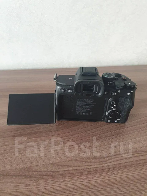 Sony Alpha ILCE-7 IV Body ����