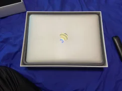Apple MacBook Air 13 2017 Mid. 13.3", 1,8����, ��� 8 ��, ���� 128���, WiFi: 1, Bluetooth: 1, ����������� �� 12��. ����
