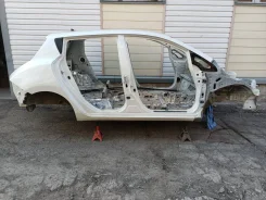 Nissan Leaf. AZE00000000, EM570000000 ����