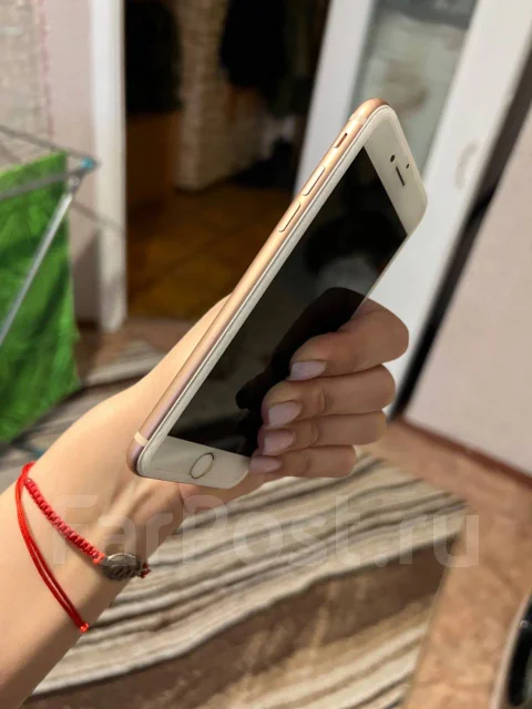 Apple iPhone 8. �/�, 64 ��, �������, 4G LTE ����