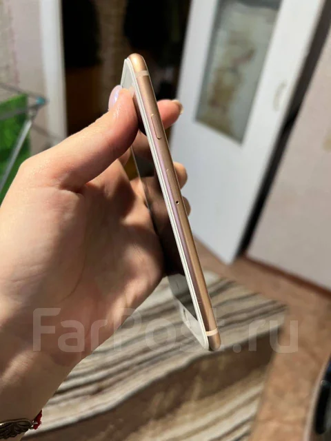 Apple iPhone 8. �/�, 64 ��, �������, 4G LTE ����