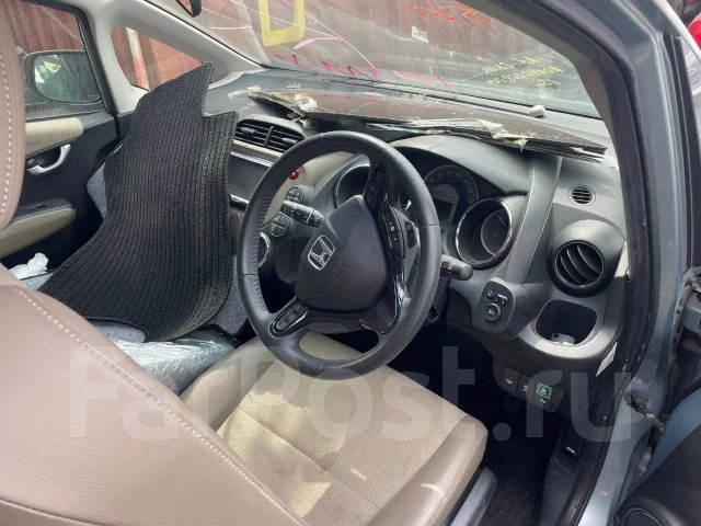 Honda Fit Shuttle. GP2, LDA ����