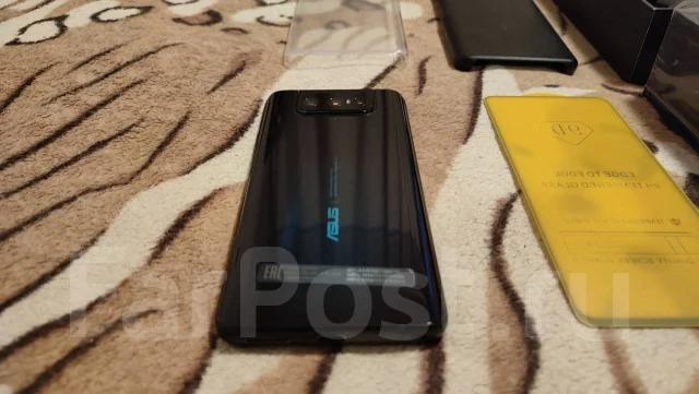 Asus ZenFone 7 Pro. �/�, 256 ��, ������, 3G, 4G LTE, 5G, Dual-SIM, NFC ����