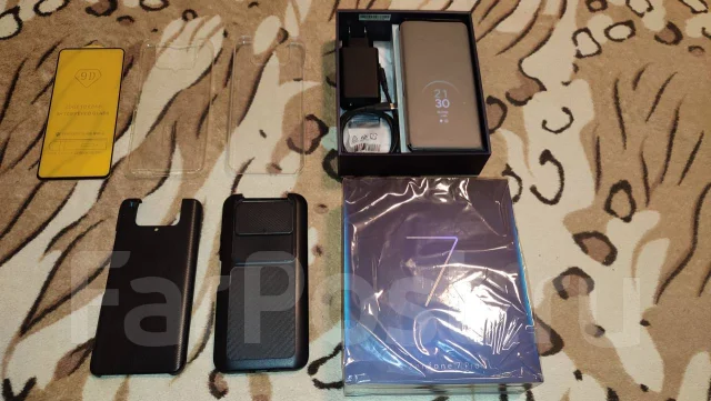 Asus ZenFone 7 Pro. �/�, 256 ��, ������, 3G, 4G LTE, 5G, Dual-SIM, NFC ����