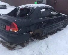 Mitsubishi Carisma ����