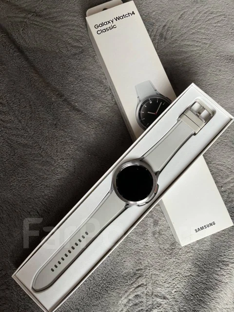 Samsung Galaxy Watch4. NFC ����