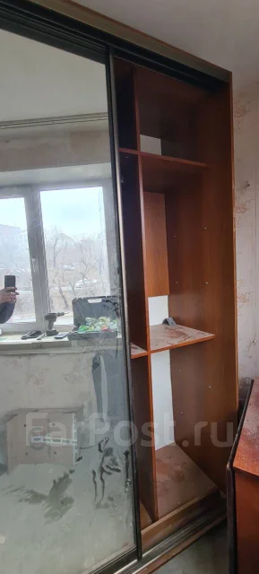 Шкаф купе зеркальный прямой отдельно стоящий, б/у, в наличии. Цена: 6 ...