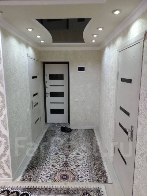 Ручная штукатурка шпаклeвка обои. Ламинат и плитка покраску стен во ...