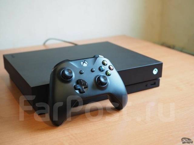Продам X-BOX ONE X, б/у, в наличии. Цена: 18 000₽ во Владивостоке