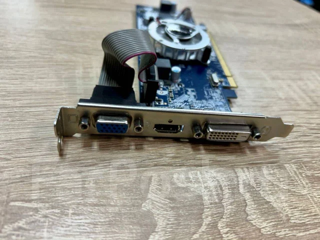 Radeon HD 6450 ����