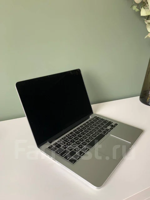 Apple MacBook 13 ����