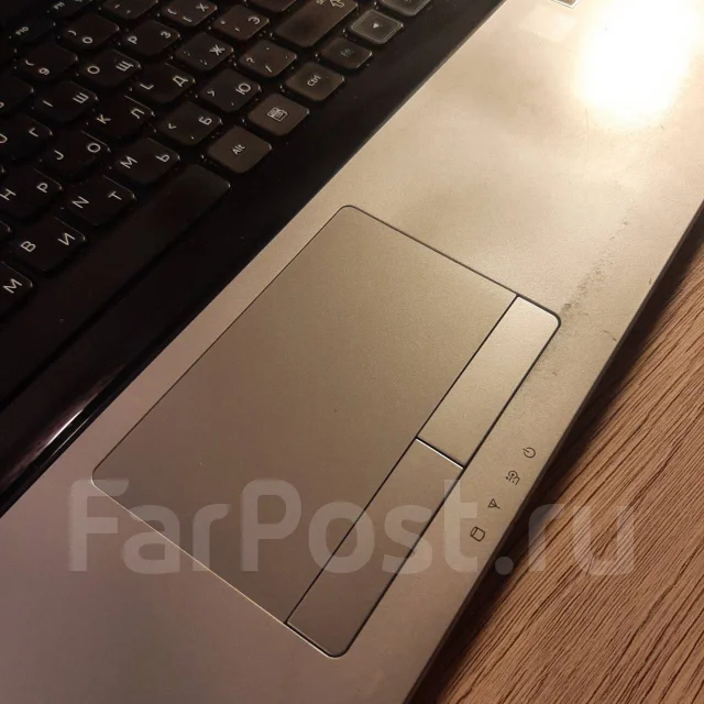 Samsung 300E7Z. 17.3", 2,1����, ��� 8 ��, ���� 740���, WiFi: 1, Bluetooth: 1, ����������� �� 1��. ����