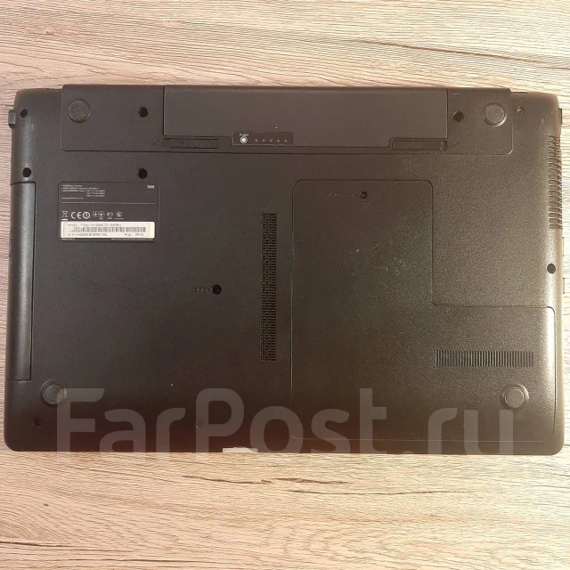 Samsung 300E7Z. 17.3", 2,1����, ��� 8 ��, ���� 740���, WiFi: 1, Bluetooth: 1, ����������� �� 1��. ����