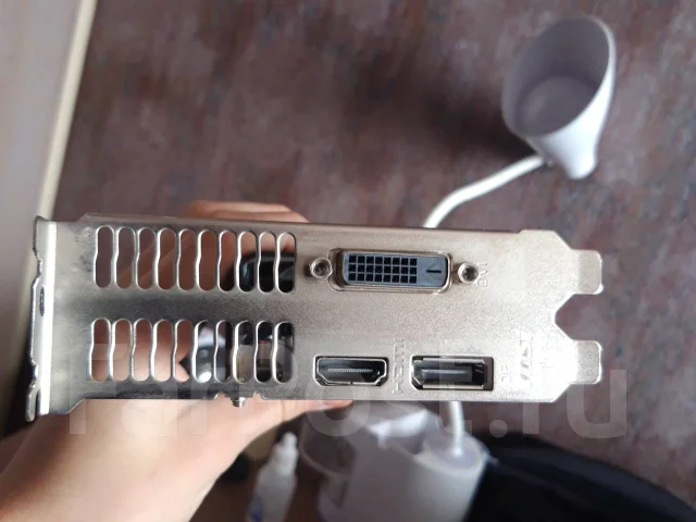 GeForce GTX 1050 ����
