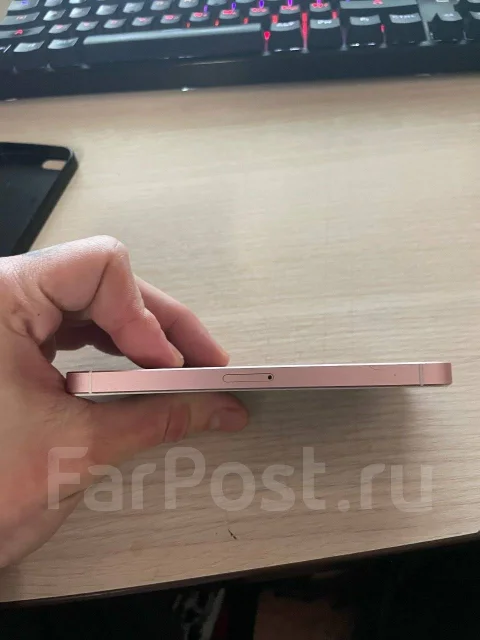 Apple iPhone SE. �/�, 32 ��, �������, 4G LTE ����