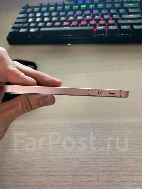 Apple iPhone SE. �/�, 32 ��, �������, 4G LTE ����