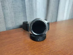 Samsung Galaxy Watch. GPS, NFC, IP68 ����