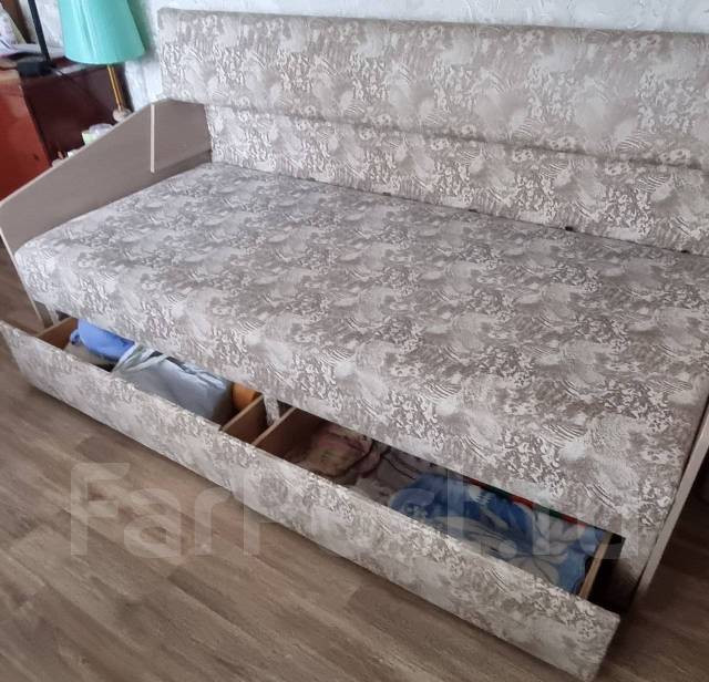 Диван-кровать одноместный с ящиками в хорошем состоянии, б/у, в наличии ...
