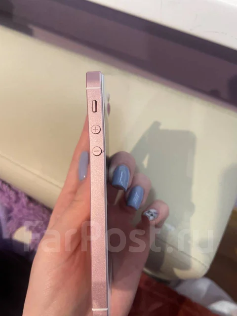 Apple iPhone SE. �/�, 32 ��, �������, �������, 4G LTE ����