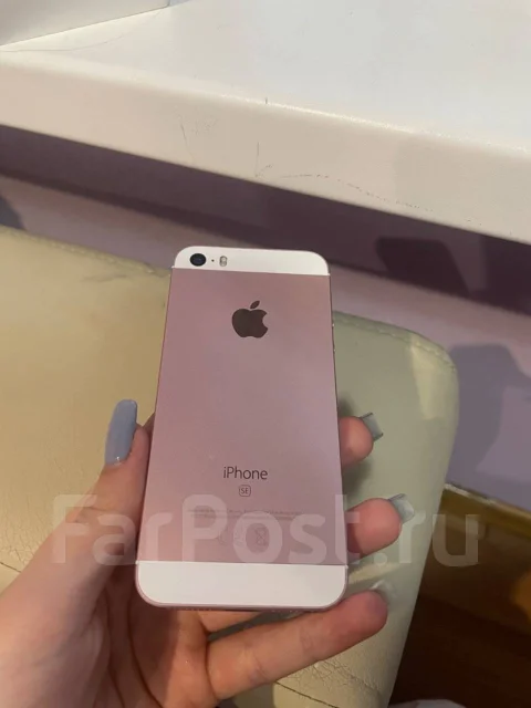 Apple iPhone SE. �/�, 32 ��, �������, �������, 4G LTE ����