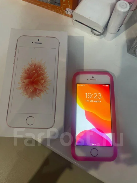 Apple iPhone SE. �/�, 32 ��, �������, �������, 4G LTE ����