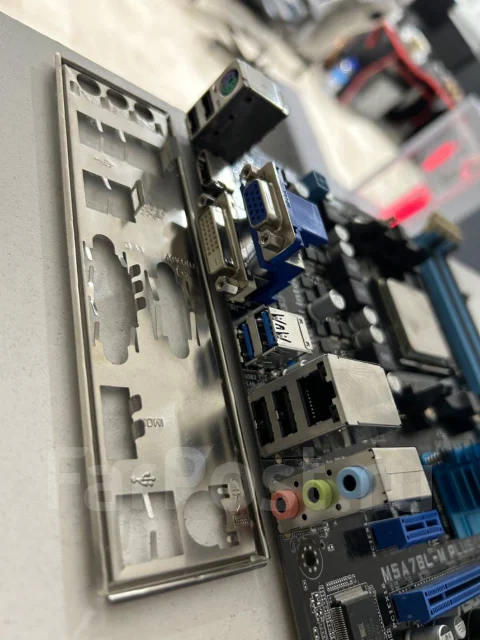Socket AM3+ ����