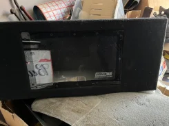 Boston Acoustics ����