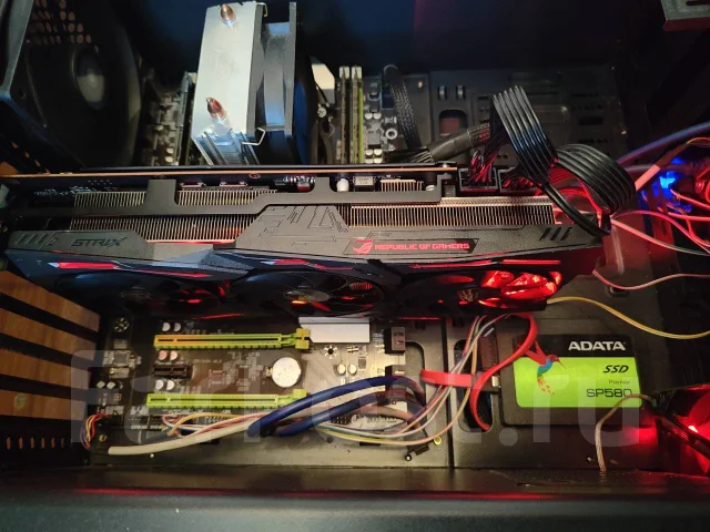 Radeon RX 5700 XT ����