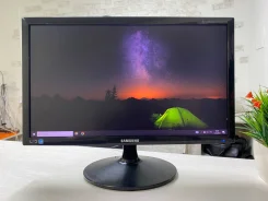 Samsung. 20", ���������� �� (LCD, LED, QLED) ����