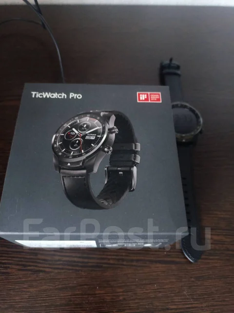 TicWatch Pro. GPS, NFC, IP67 ����
