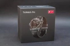 TicWatch Pro. GPS, NFC, IP67 ����