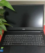 Hasee. 15.6", 3,8����, ��� 16 ��, ���� 512���, WiFi: 1, Bluetooth: 1, ����������� �� 5��. ��� ����� �� ���������� ����