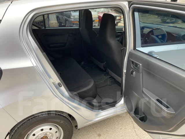 Daihatsu Mira e:S. �������, ��������, 0.7 (50��.�.), ������, 128����. ��, �/� ����