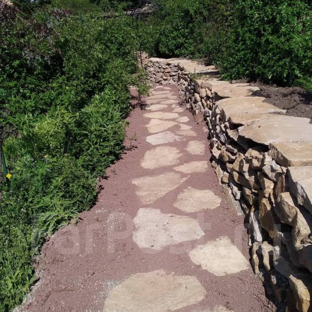 Укладка плитняка. дорожки, лестницы, стеночки во Владивостоке