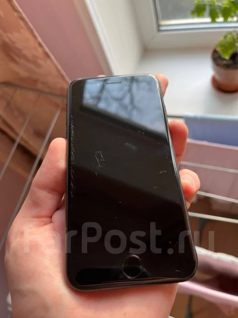 Apple iPhone 7. �/�, 32 ��, ������, 4G LTE, NFC ����
