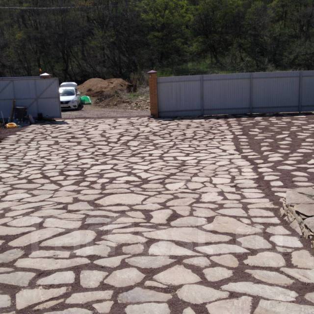 Укладка плитняка. дорожки, лестницы, стеночки во Владивостоке