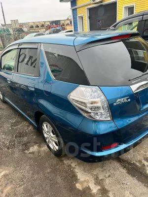 Honda Fit Shuttle. ��������, ��������, 1.3 (88��.�.), ������, 116 000����. ��, �/� ����