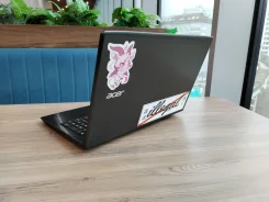 Acer Aspire E5-576G. 15.6", 2,5����, ��� 6 ��, ���� 1 000���, WiFi: 1, Bluetooth: 1, ����������� �� 2��. ����