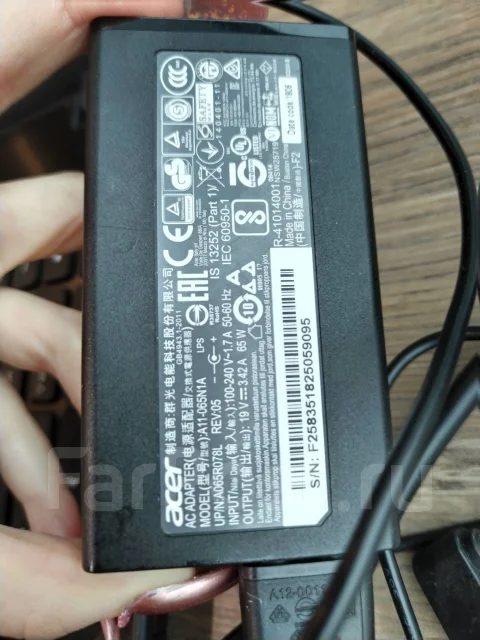 Acer Aspire E5-576G. 15.6", 2,5����, ��� 6 ��, ���� 1 000���, WiFi: 1, Bluetooth: 1, ����������� �� 2��. ����