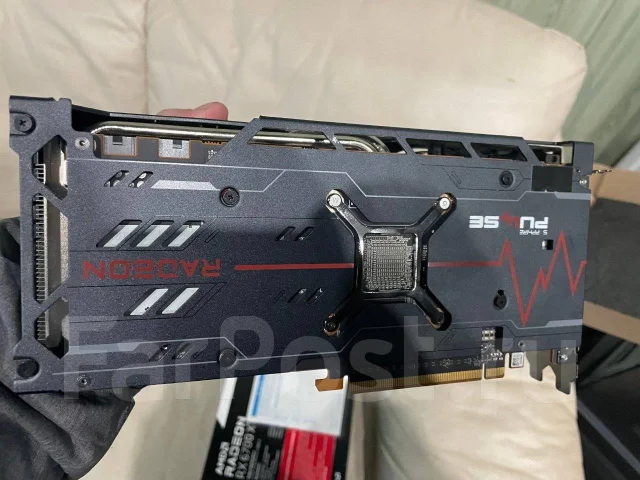 Radeon RX 6700 XT ����