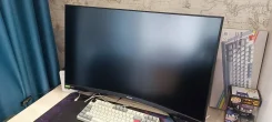 Samsung. 31.5", ���������� �� (LCD, LED, QLED) ����