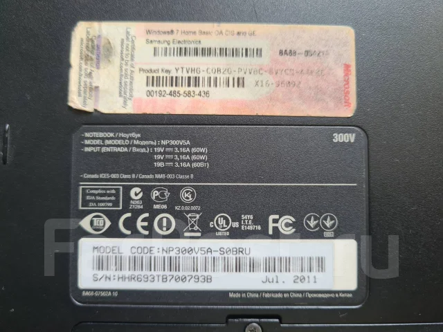Samsung 300V5A. 15.6", 2,3����, ��� 4 ��, ���� 500���, WiFi: 1, Bluetooth: 1, ����������� �� 4��. ����