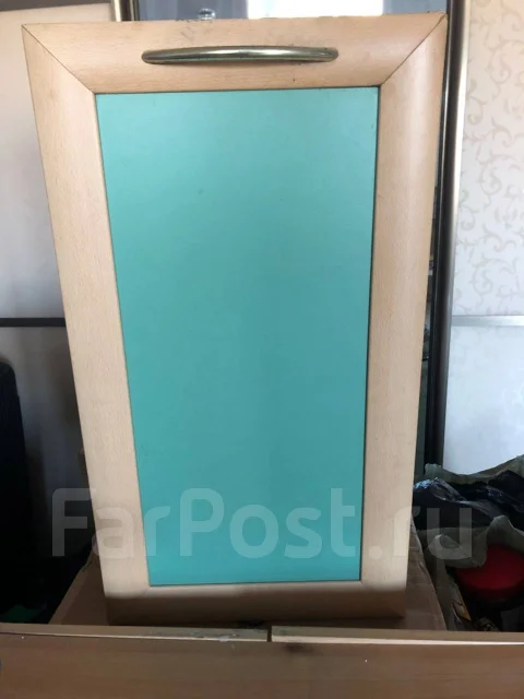Шкафы кухонные навесные, б/у, в наличии. Цена: 3 500₽ во Владивостоке