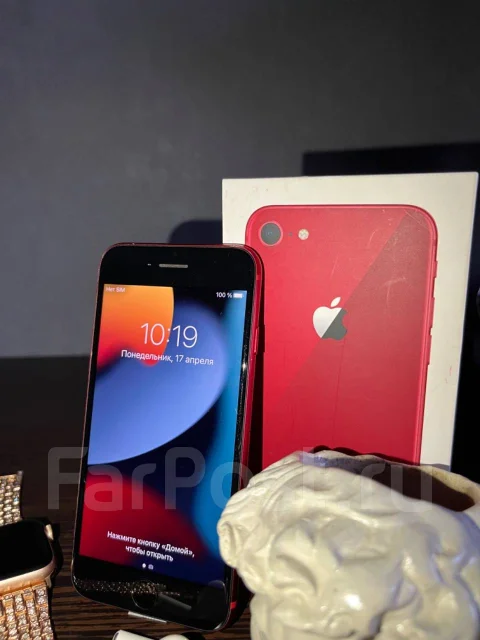 Apple iPhone 8. �/�, 64 ��, �������, 4G LTE, NFC ����