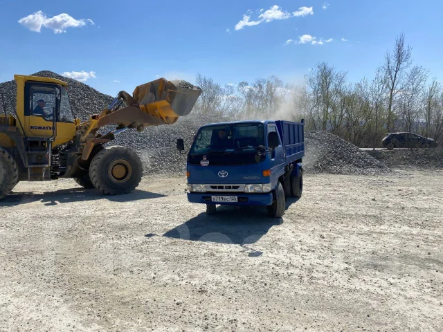 Услуги/Самосвал 3т. \"Бобкэт \" во Владивостоке